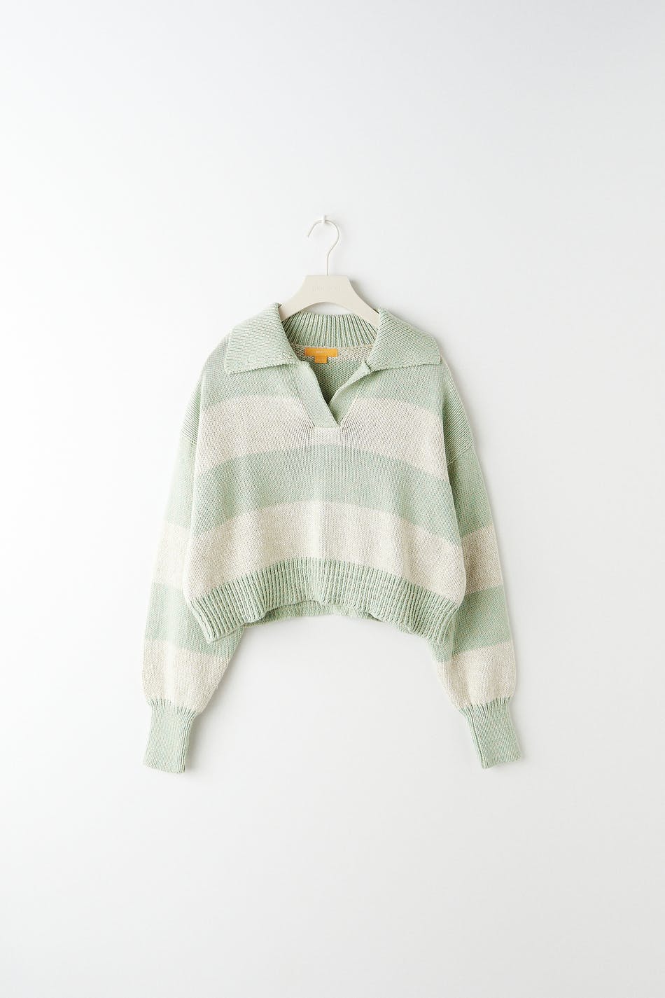 Y knitted collar sweater