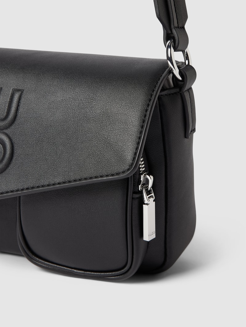 Schultertasche mit Label-Prägung Modell 'Bel' in black