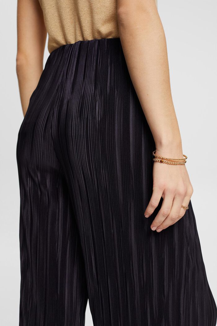 Plissierte Hose mit weitem Bein