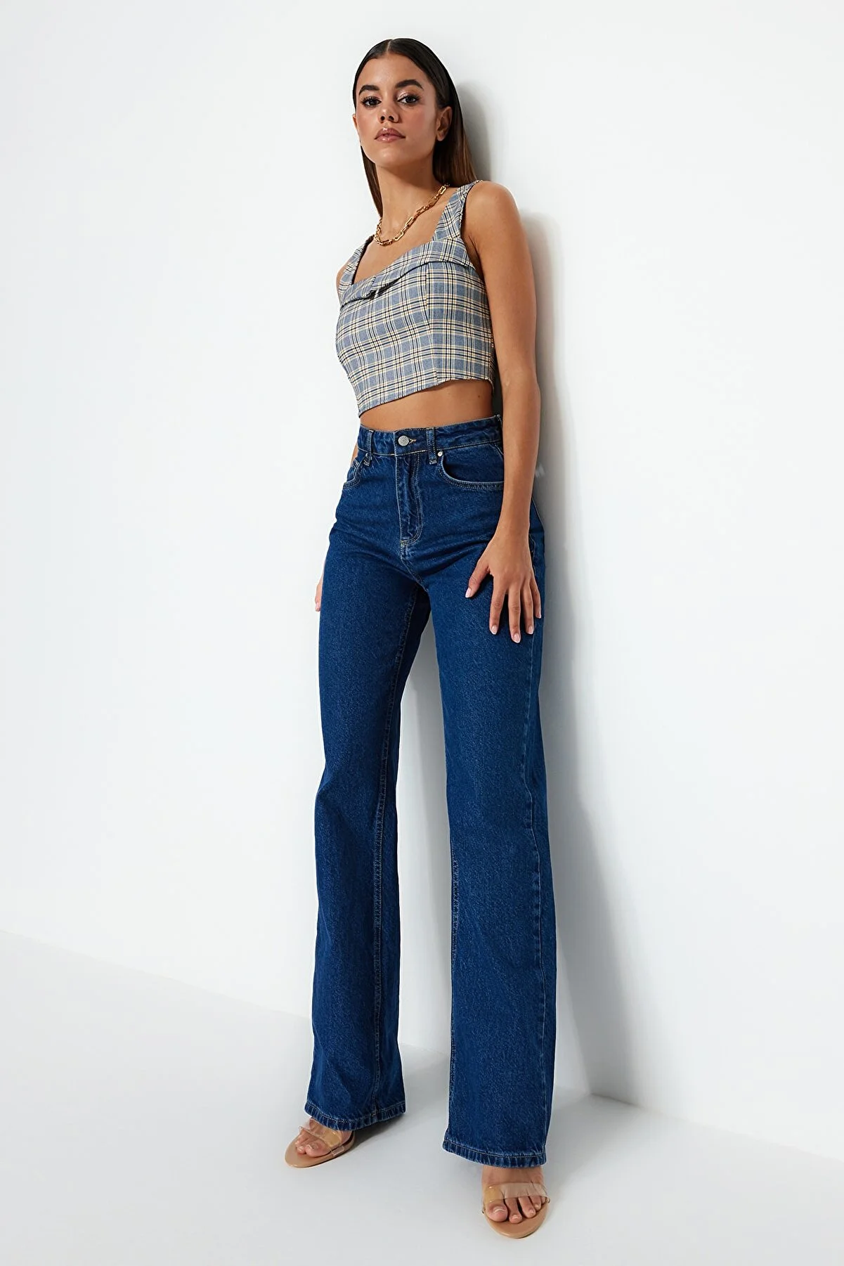 Trendyol Collection  Blaue Jeans mit hoher Taille und weitem Bein TWOSS23JE00068