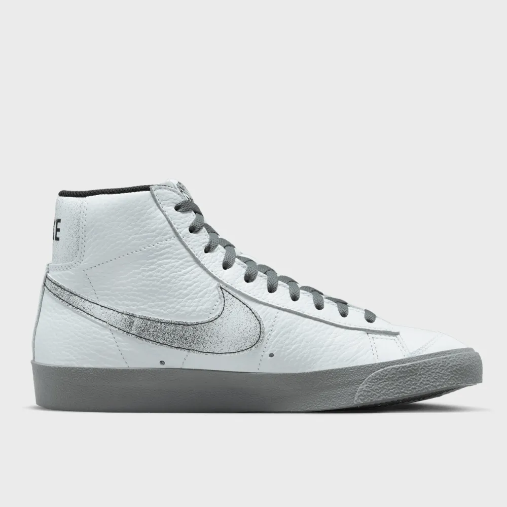 Nike Blazer Mid 77 EMB DV7194-100 / weiss