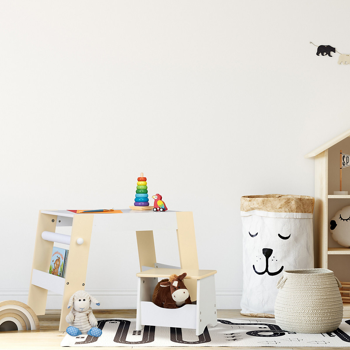 Kindersitzgruppe aus Hocker und Tisch