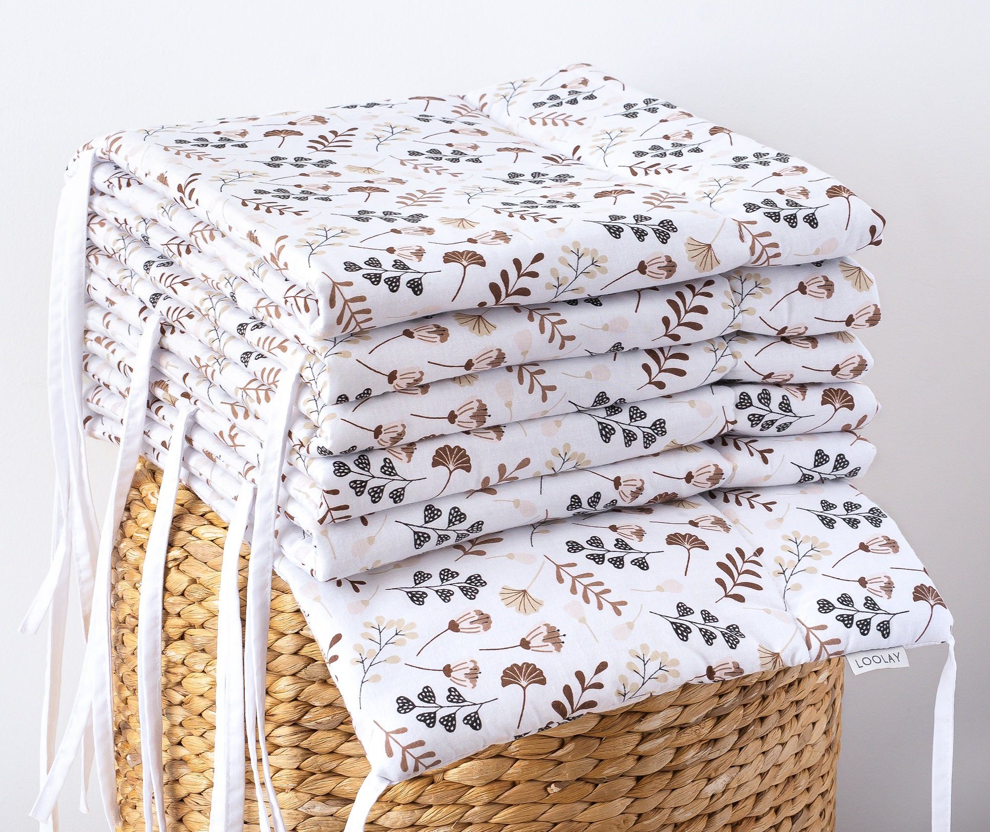 Loolay Bettnestchen PREMIERE! Blumenwiese BRAUN Bettumrandung 420, 360, 210, 180 x 30cm, (Babynestchen Bettsprossen Kopfschutz Baby Blumen Wiese BABYNEST, 100% Baumwolle Babybett Bettschutzgitter Umrandung), LOOLAY® - 100% Europäische Stoffe und Klei