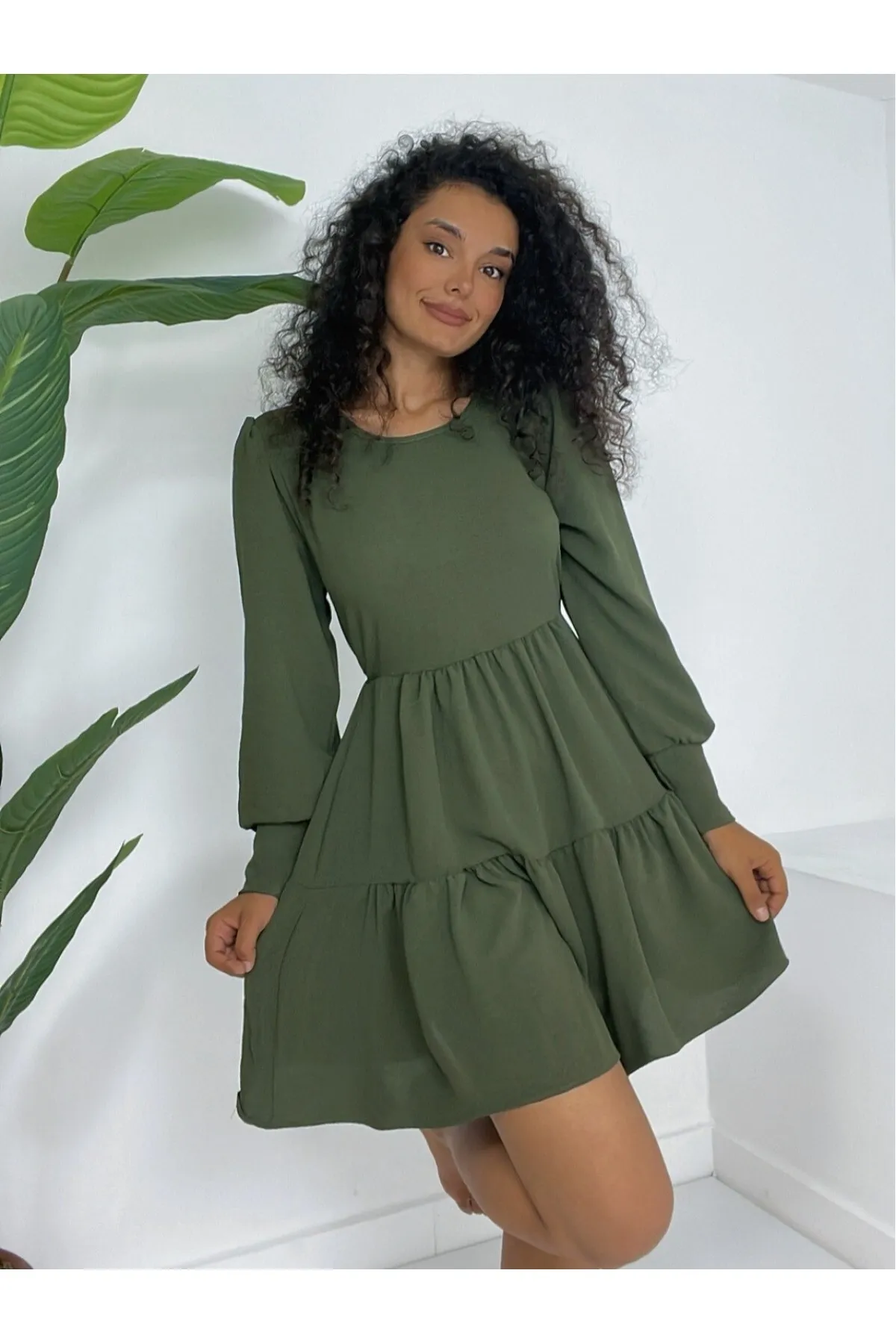 Modamorfo  Rundhalsausschnitt, elastische Taille, Stufenrock, Ayrobin-Kleid