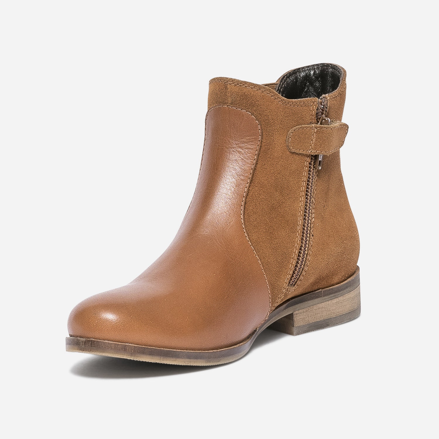 Boots camel en cuir à détails cuivrés