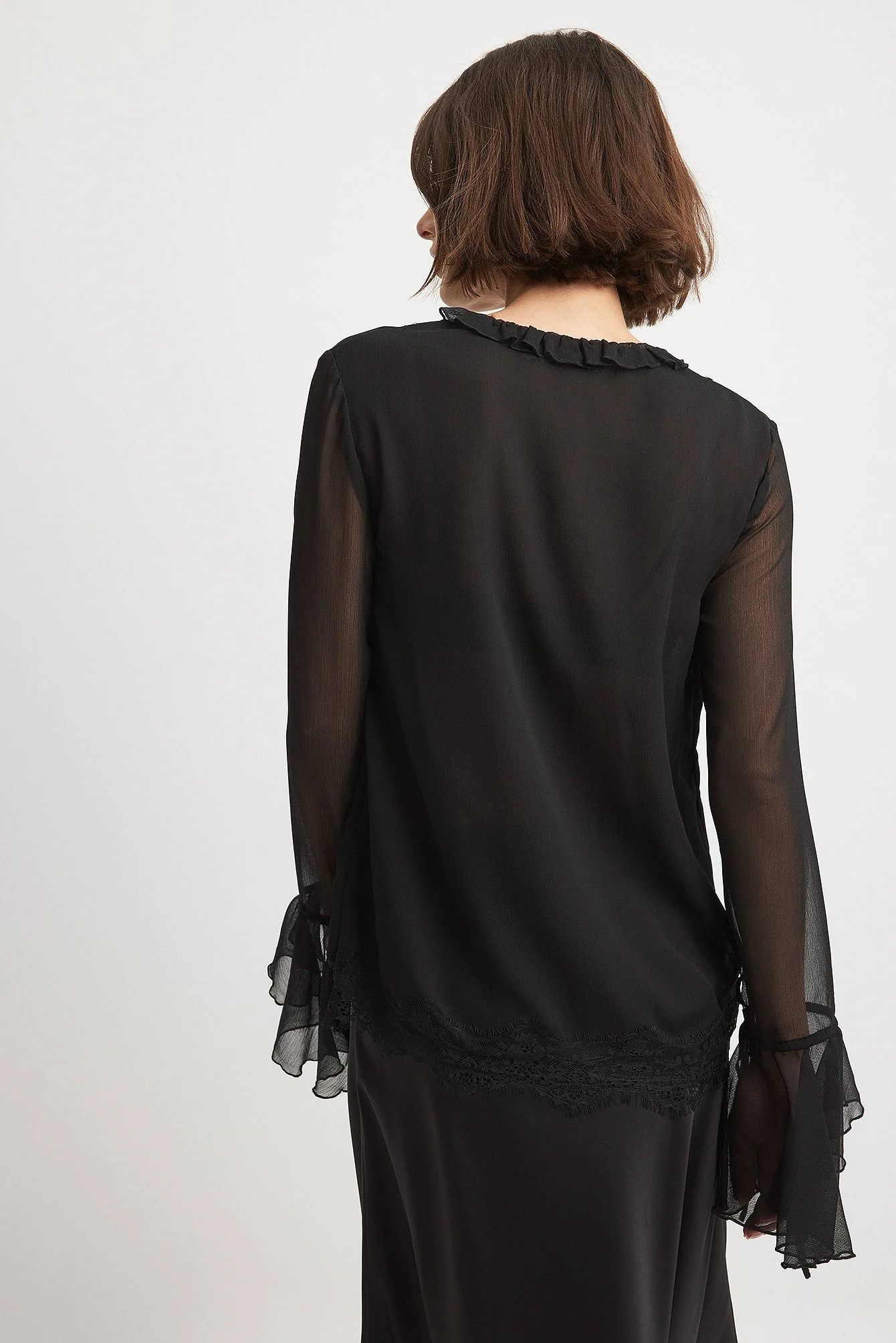 Chiffonbluse mit Spitzenverzierung