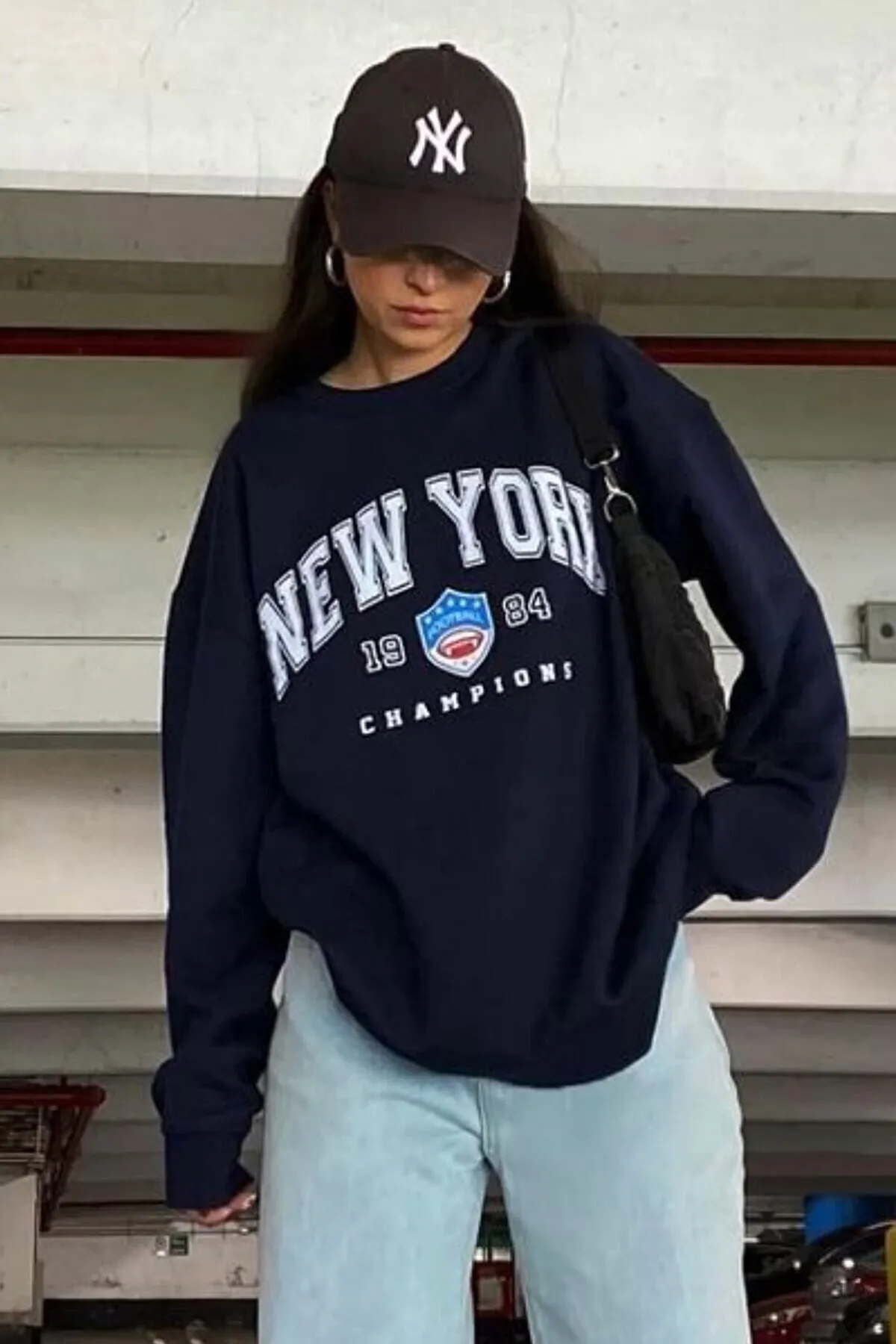 MODAGEN  Marineblaues, bedrucktes Oversize-Sweatshirt „New York“ mit Rundhalsausschnitt