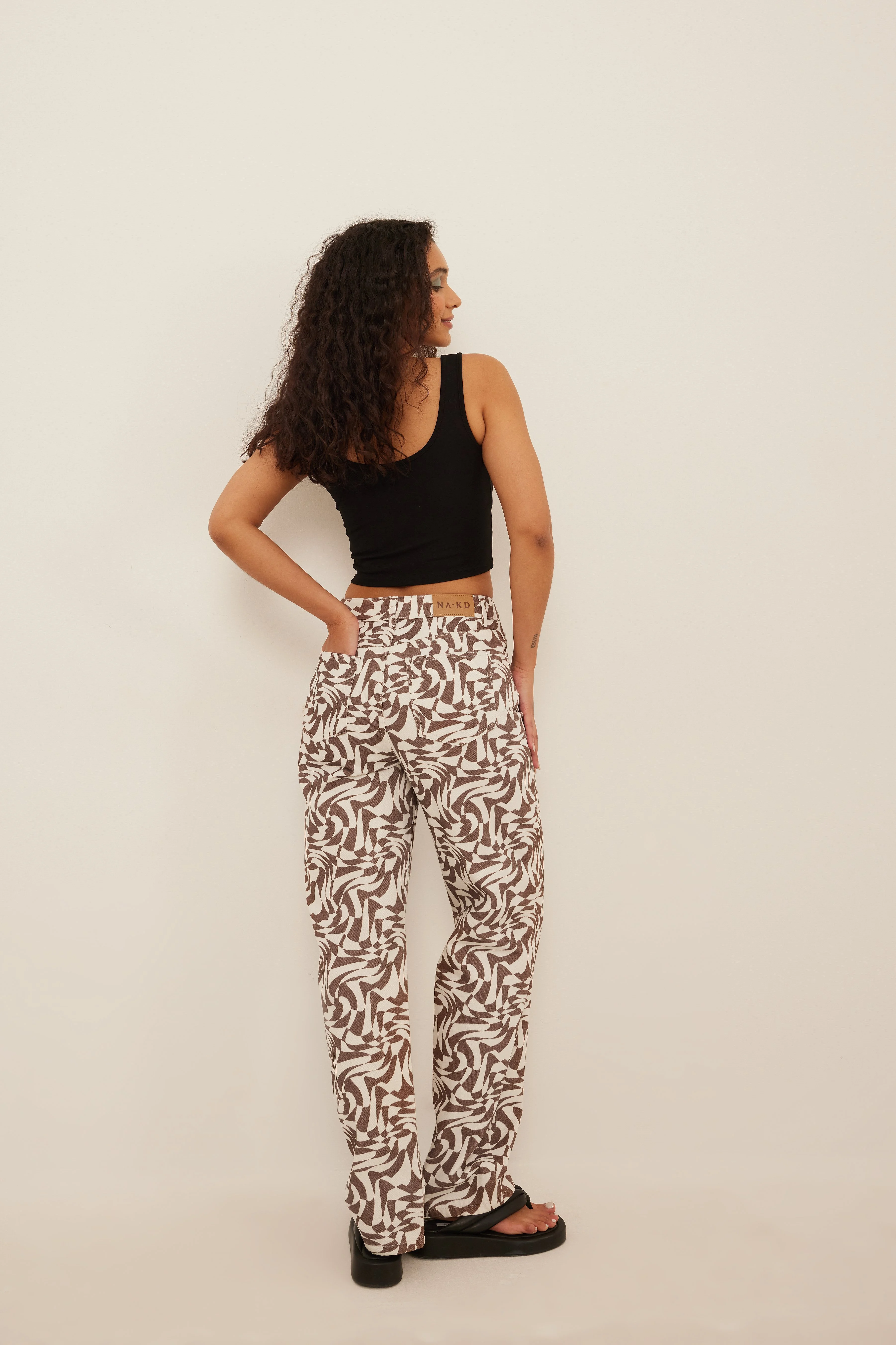 Denim-Jeans mit weitem Bein und hoher Taille