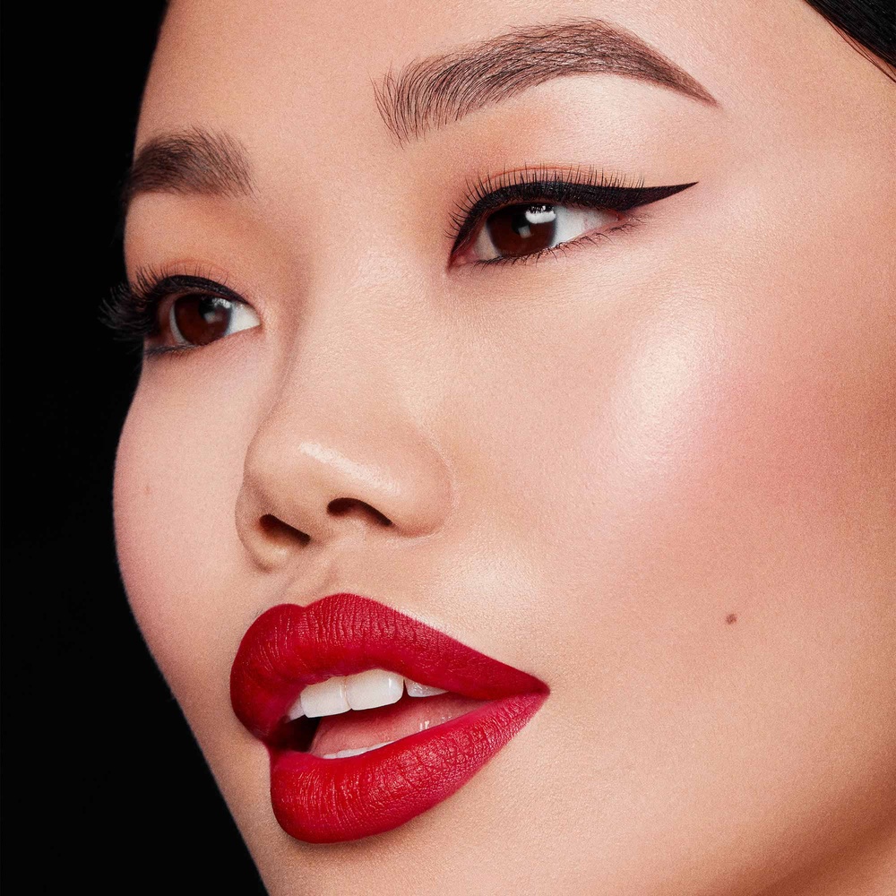 kylie by kylie jenner Kyliner Liquid Pen Eyeliner Pinceau