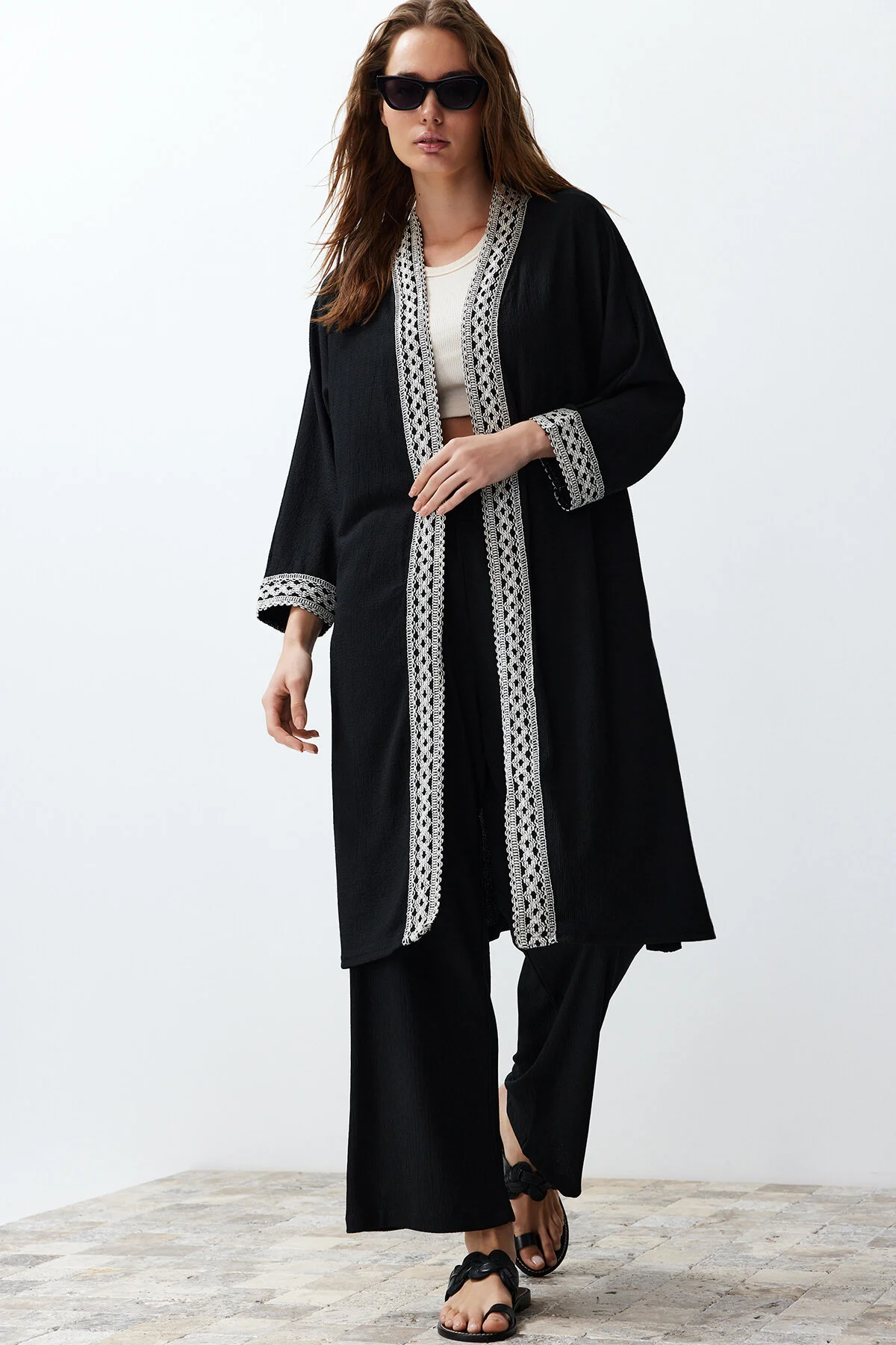 Trendyol Collection  Schwarzes gewebtes Oberteil- und Unterteil-Set TWOSS24AU00064