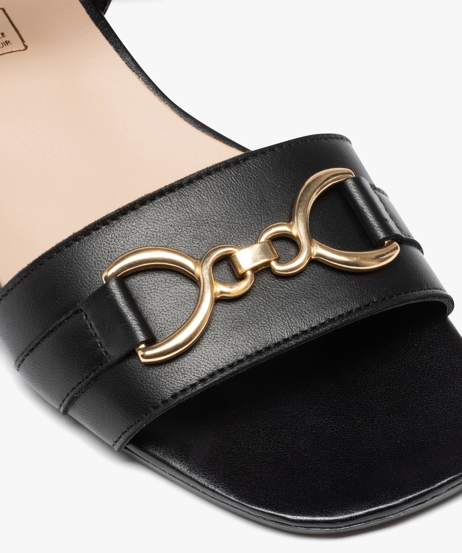 Nu-pieds femme unis à talon plat et bride à chane noir | GEMO