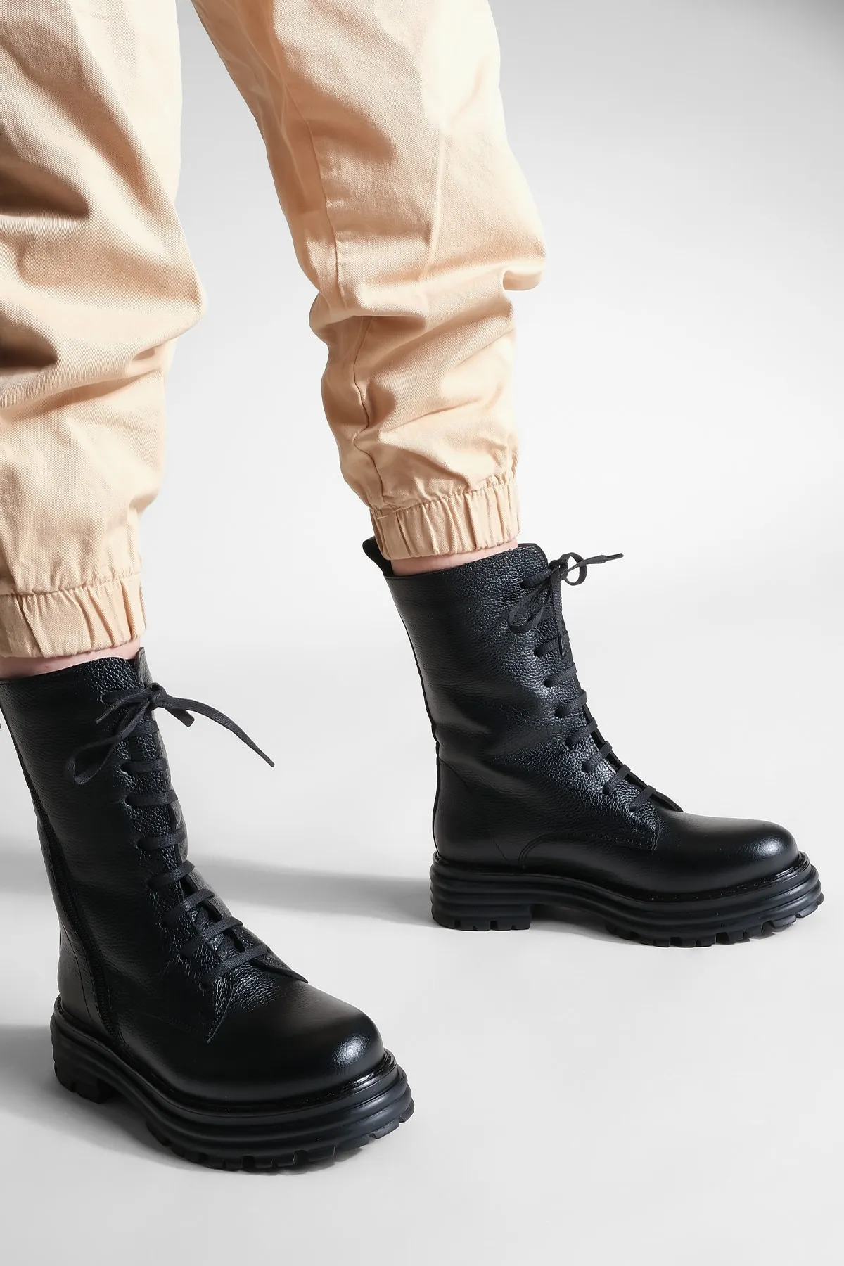 Marjin  Damenstiefel aus echtem Leder mit Reißverschluss und Schnürung, dicke Sohle, Alltagsstiefel Viles Schwarz