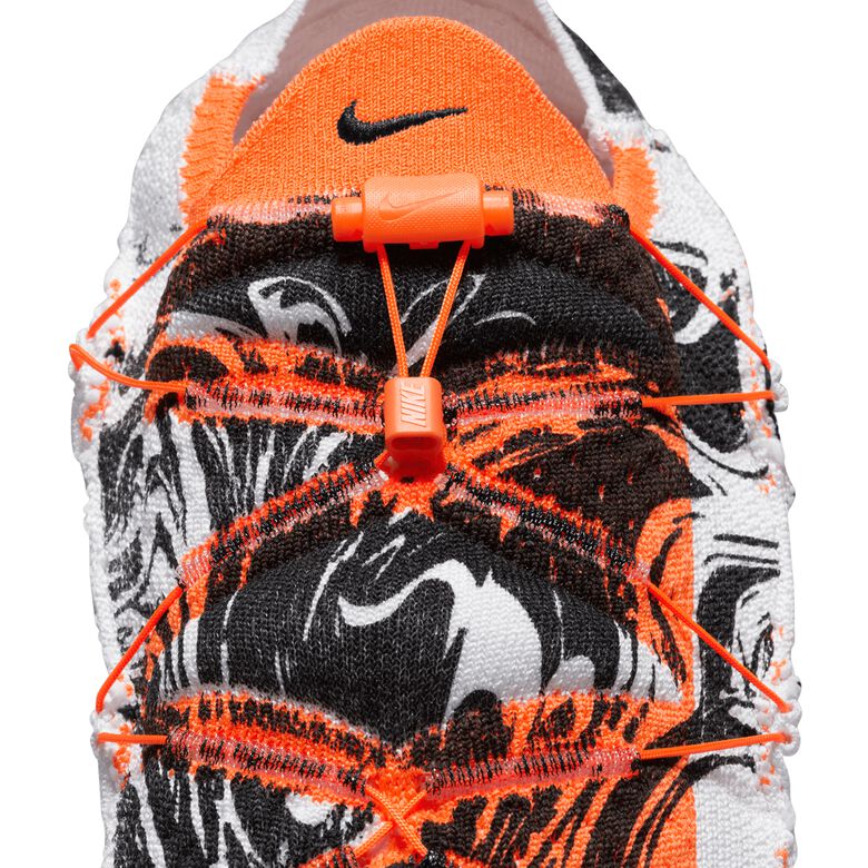 NIKE Wmns Ispa Mindbody white/total orange-total orange