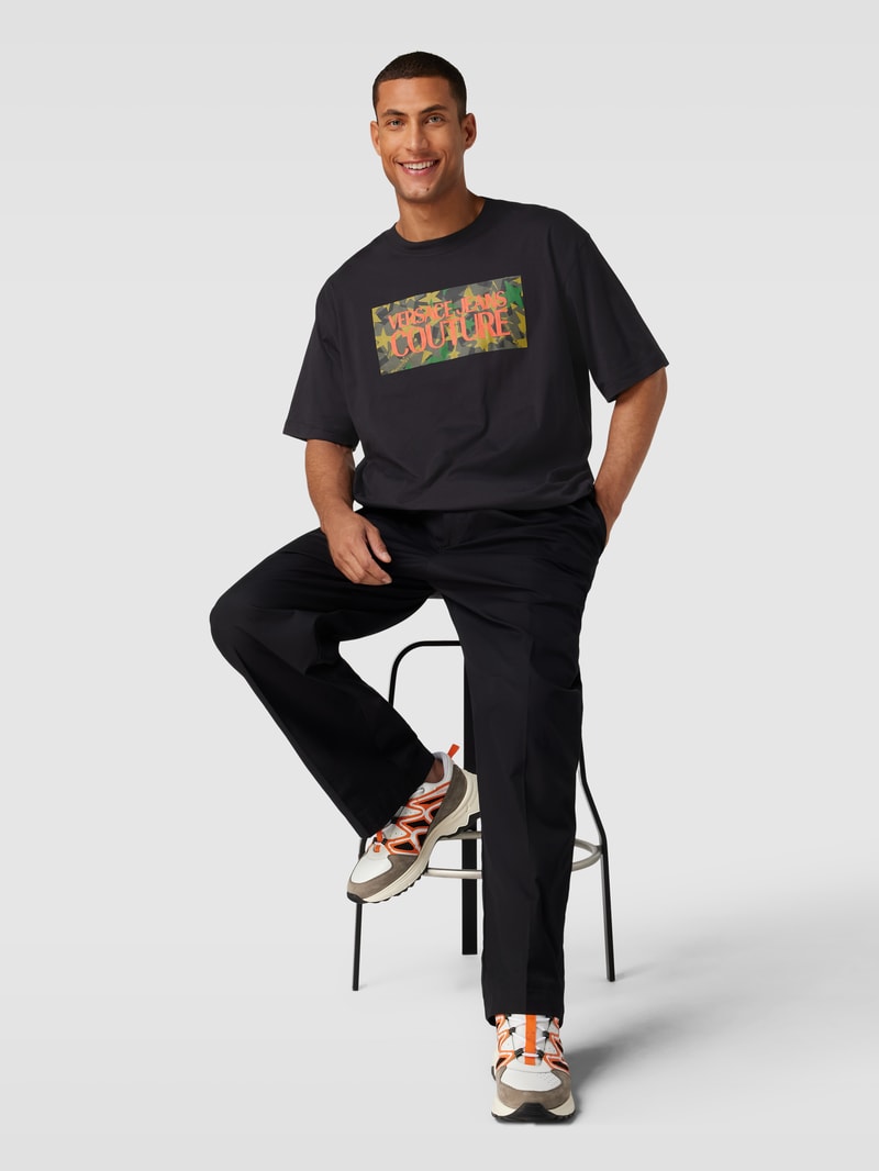 Oversized T-Shirt mit Label-Print in schwarz