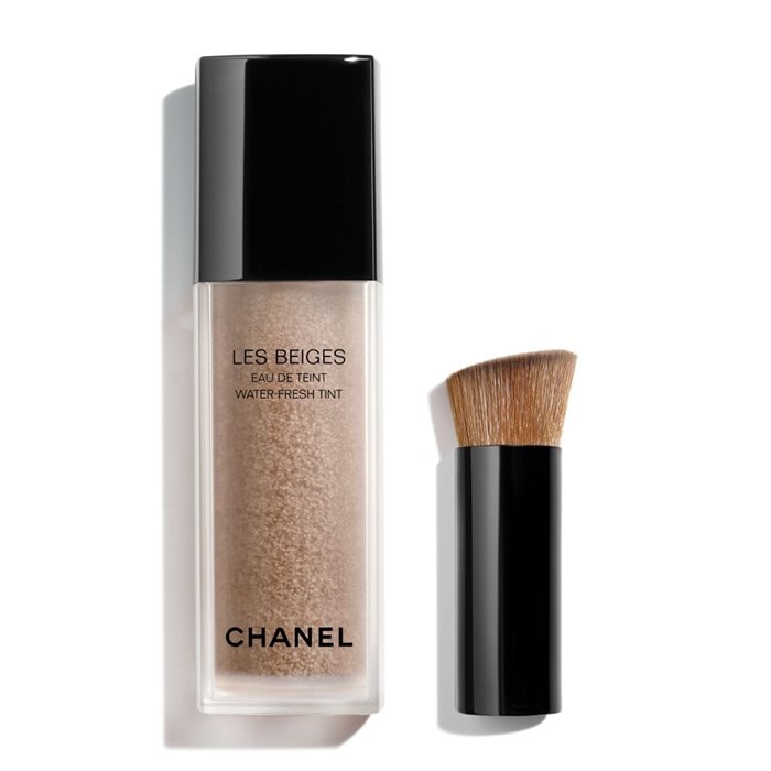 MAKE-UP MIT FRISCHEEFFEKT UND MIKROKAPSEL-PIGMENTEN. ZWEITE-HAUT-EFFEKT. NATÜRLICH STRAHLENDER TEINT.