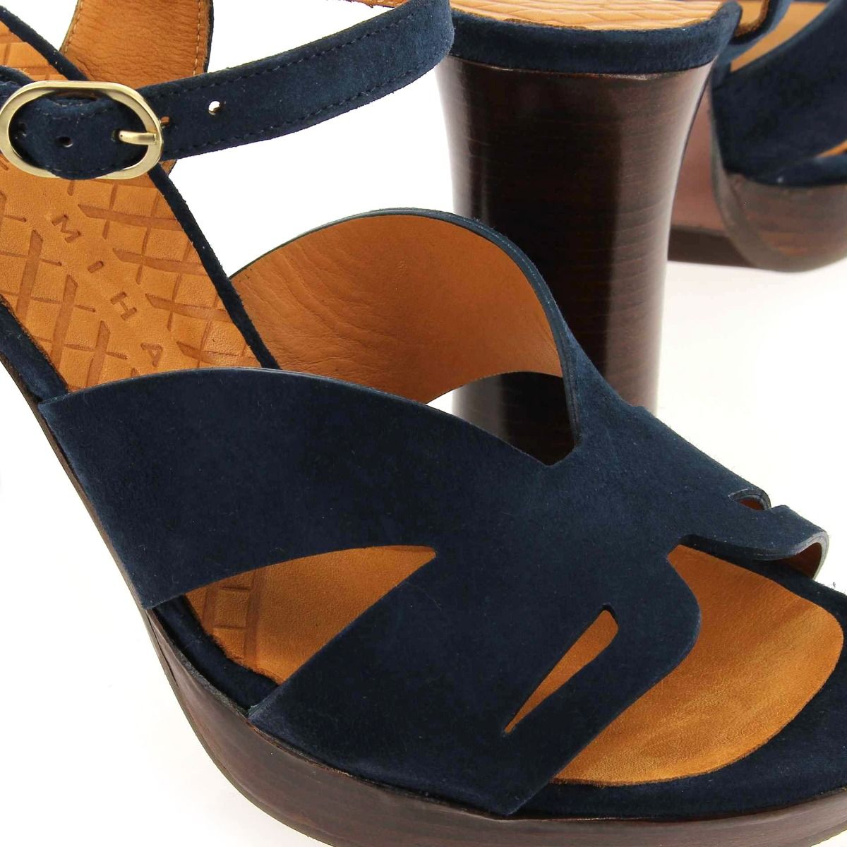 Chie Mihara  CANINA - Marine