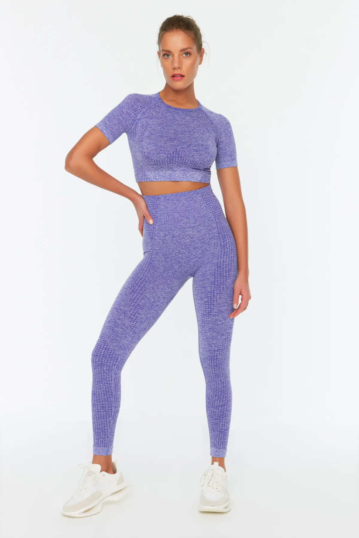 Trendyol Collection  Lila nahtlose/nahtlose gestrickte Sport-Leggings in voller Länge TWOSS21TY0024