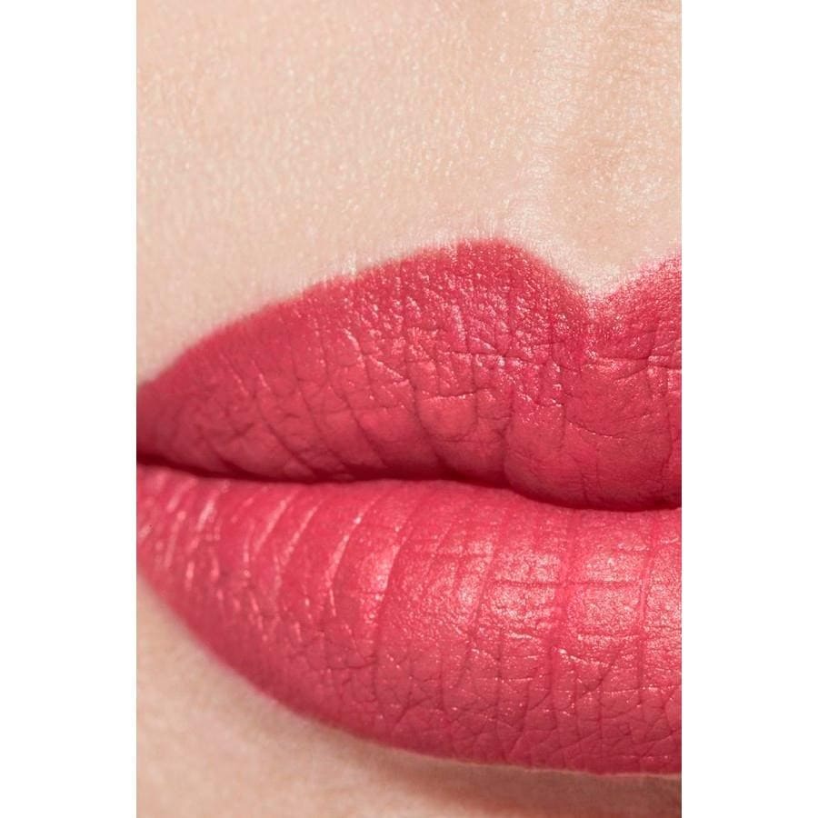 CHANEL LUMINOUS VELVET RED