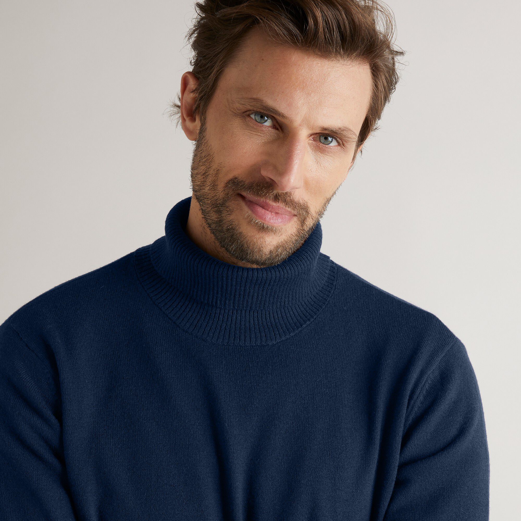Pull col roulé en laine mélangée