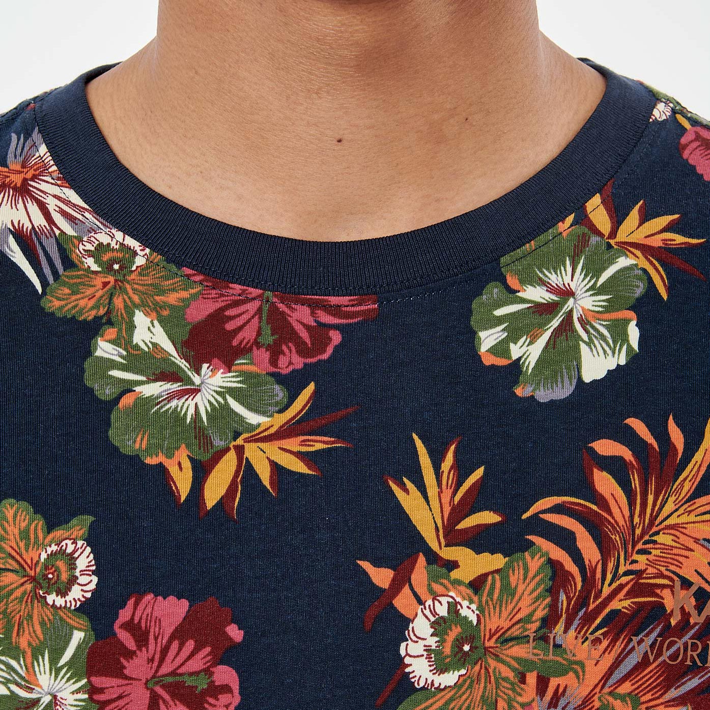 THIVU  T-shirt bleu marine fleuri homme 100% coton