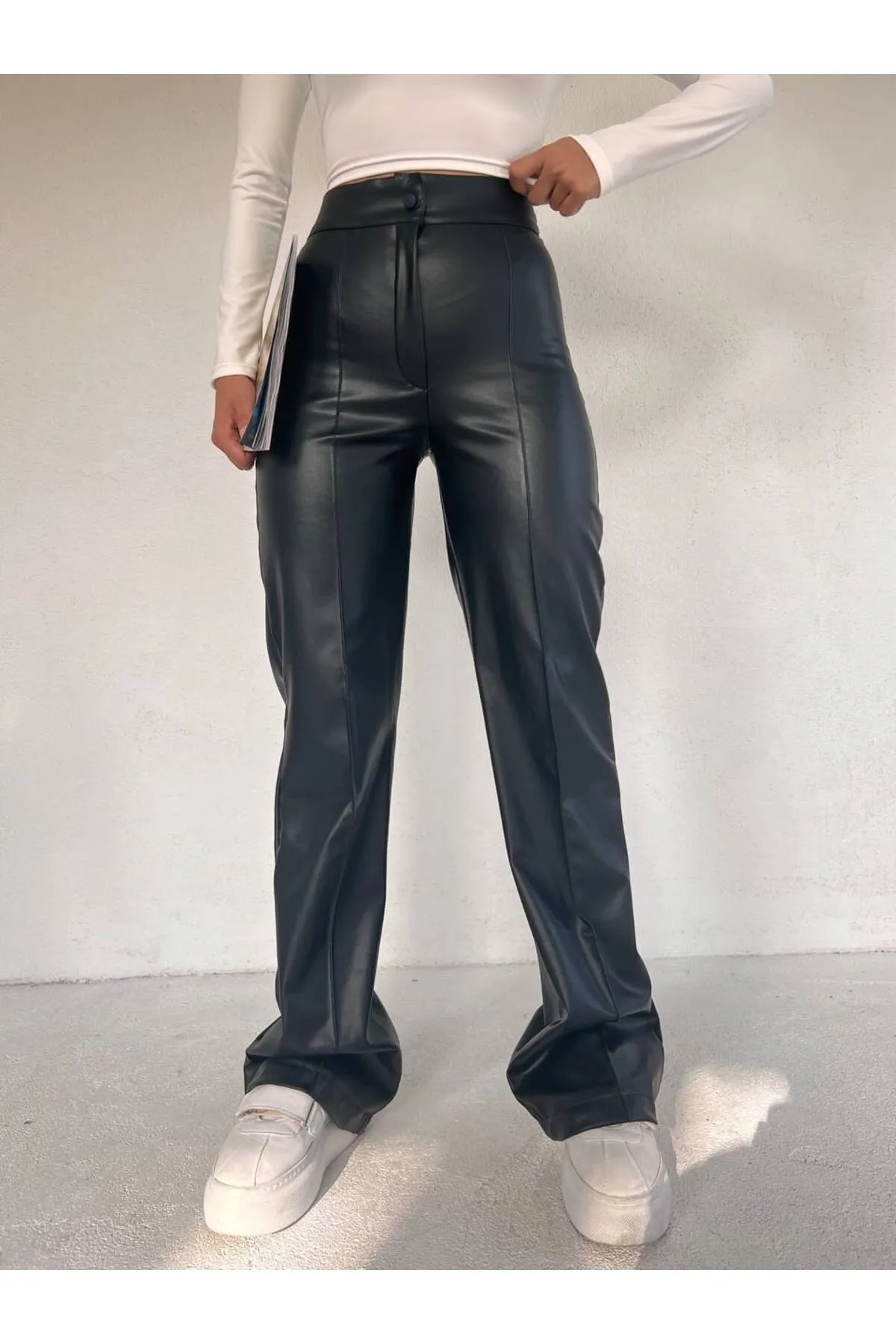 VOLT CLOTHİNG  Damenhose aus geripptem Leder