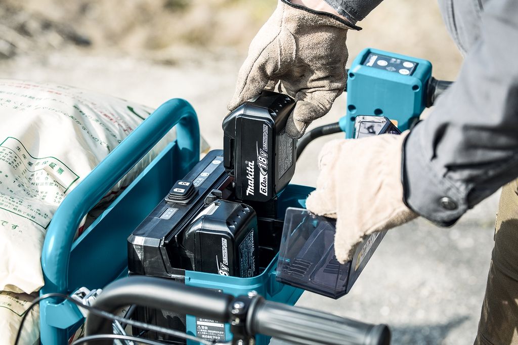 Makita DCU180ZX1 18V Trillebår + Stativ ekskl. batterier og lader