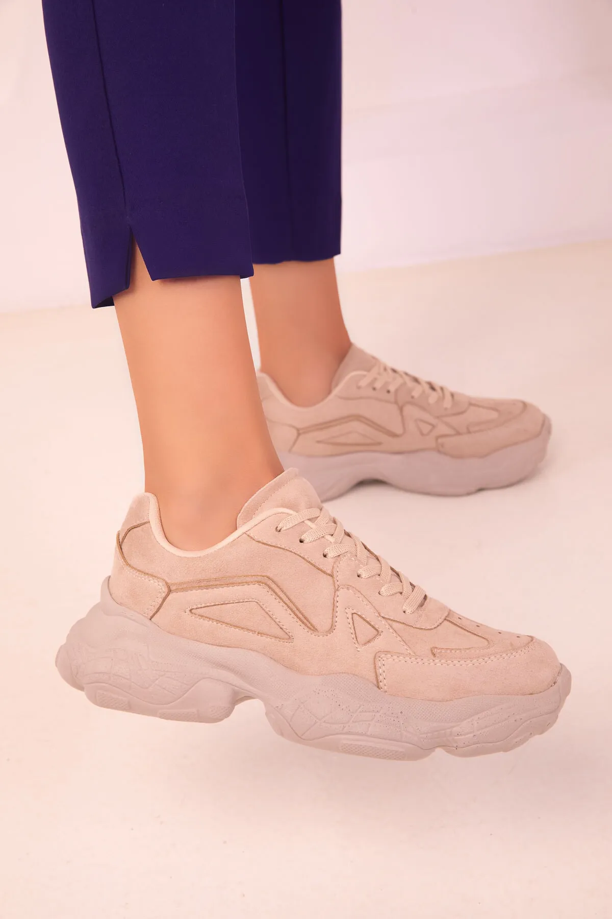 SOHO  Beige Wildleder Damen Sneakers 18148