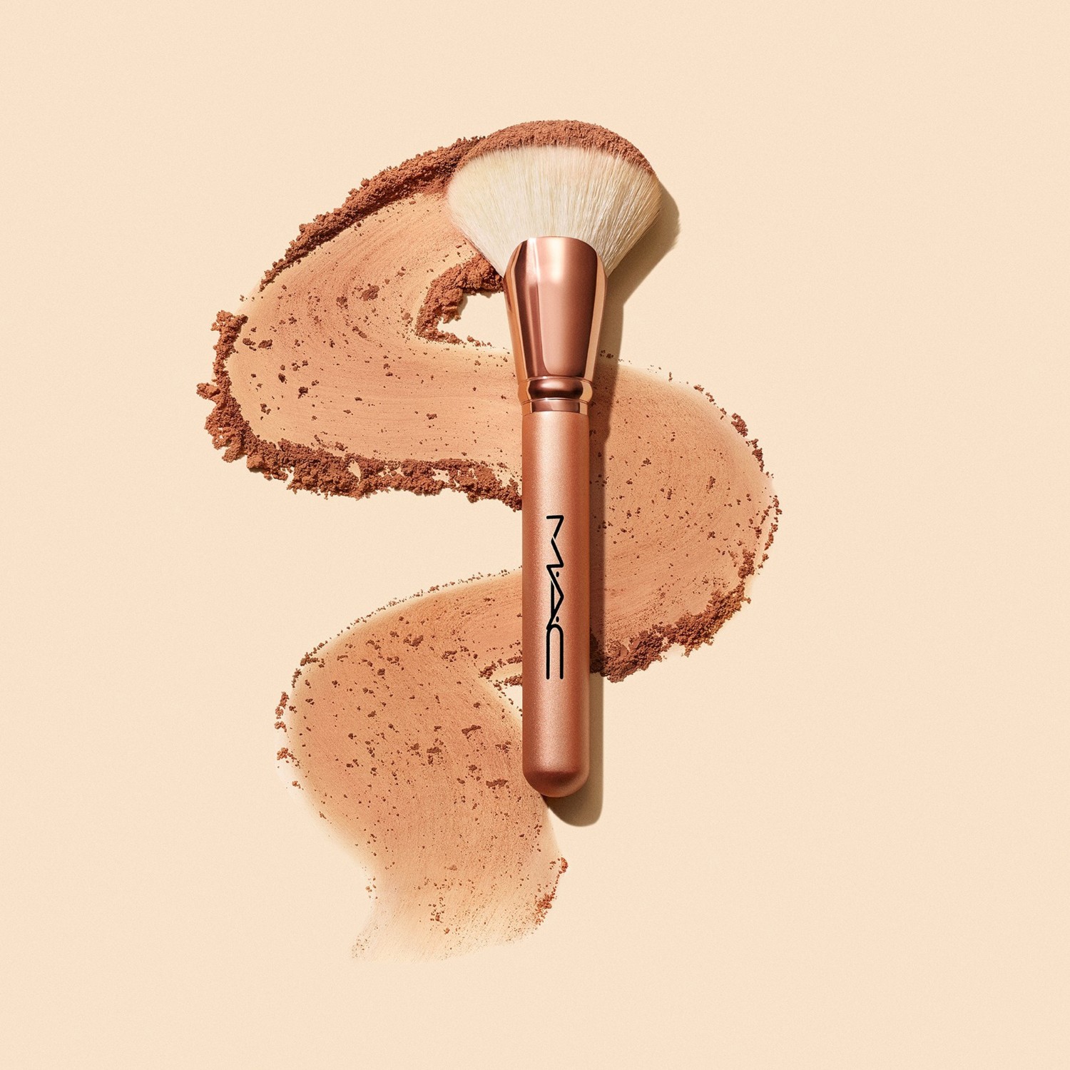 143S Bronzer Fan Brush