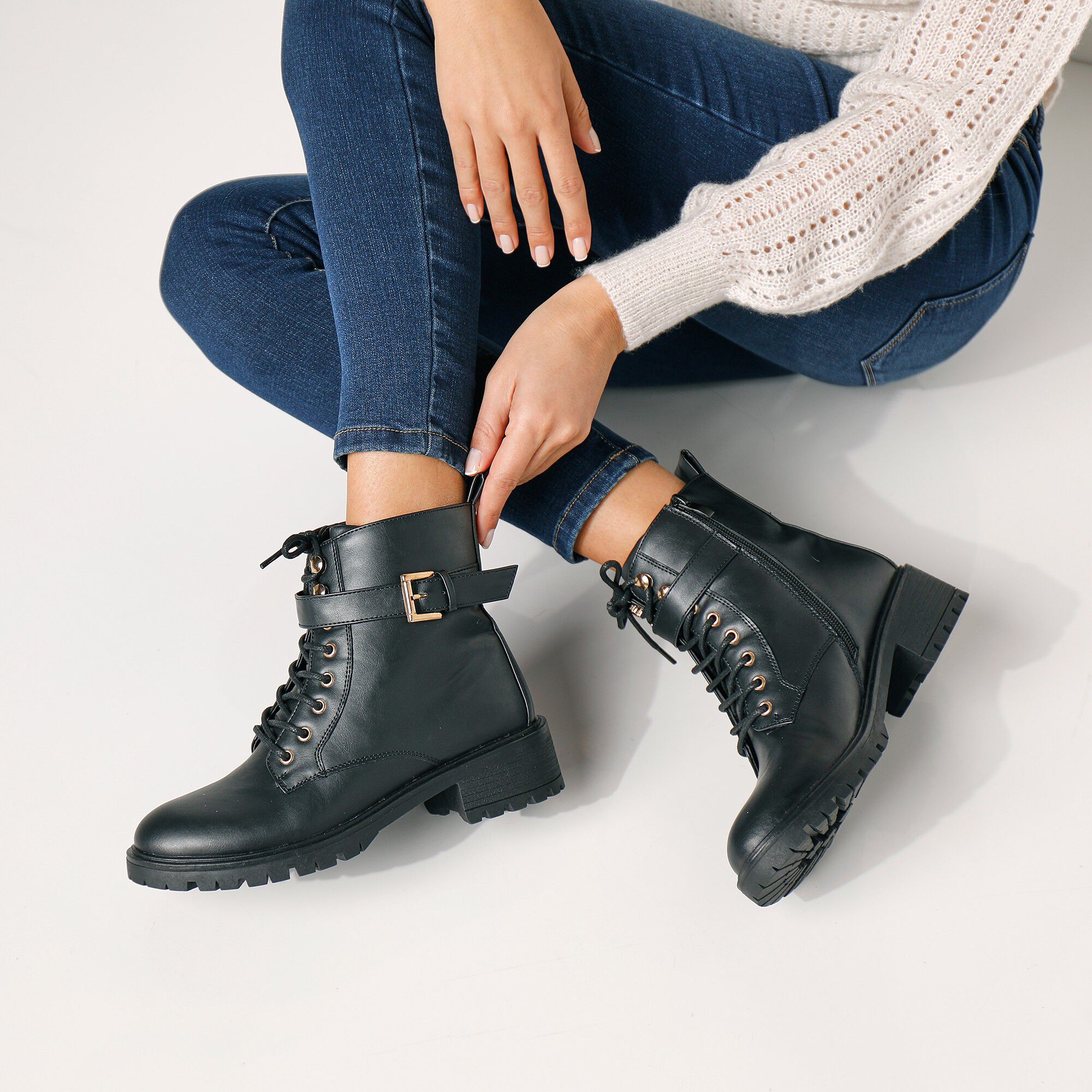 Bottines motardes à lacets et semelle crantée