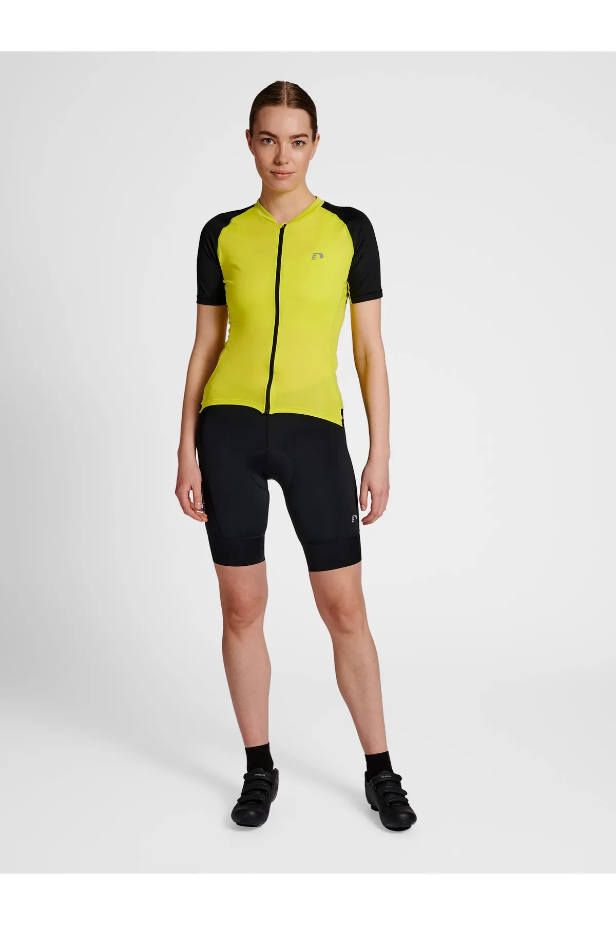 NEWLİNE  Kurze Sporthose - Schwarz - Mittlerer Bund