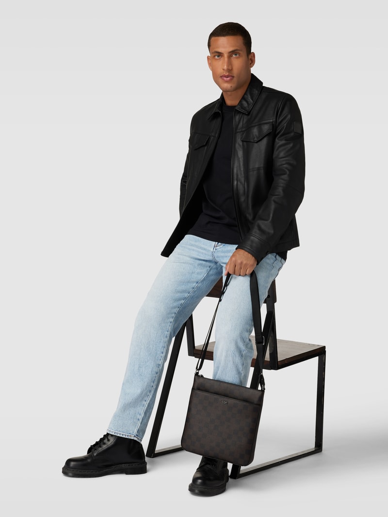 Crossbody Bag mit Allover-Muster in dunkelbraun