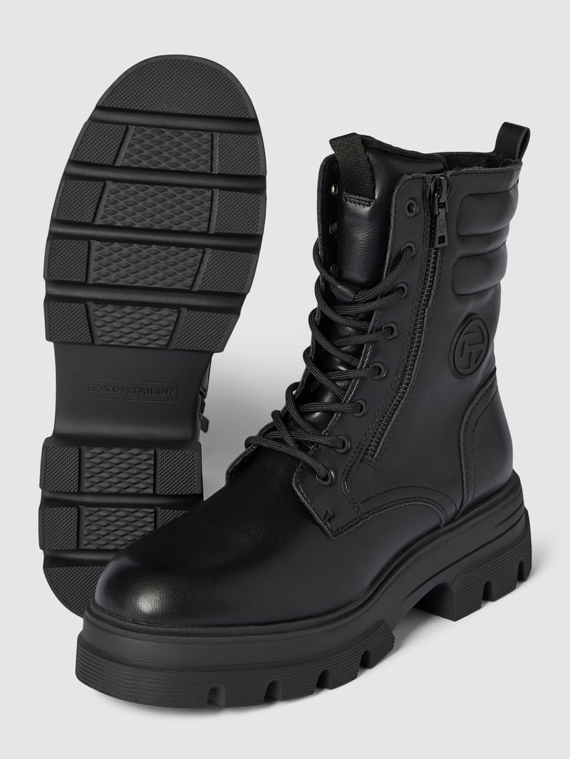 Schnürstiefel in Leder-Optik in schwarz