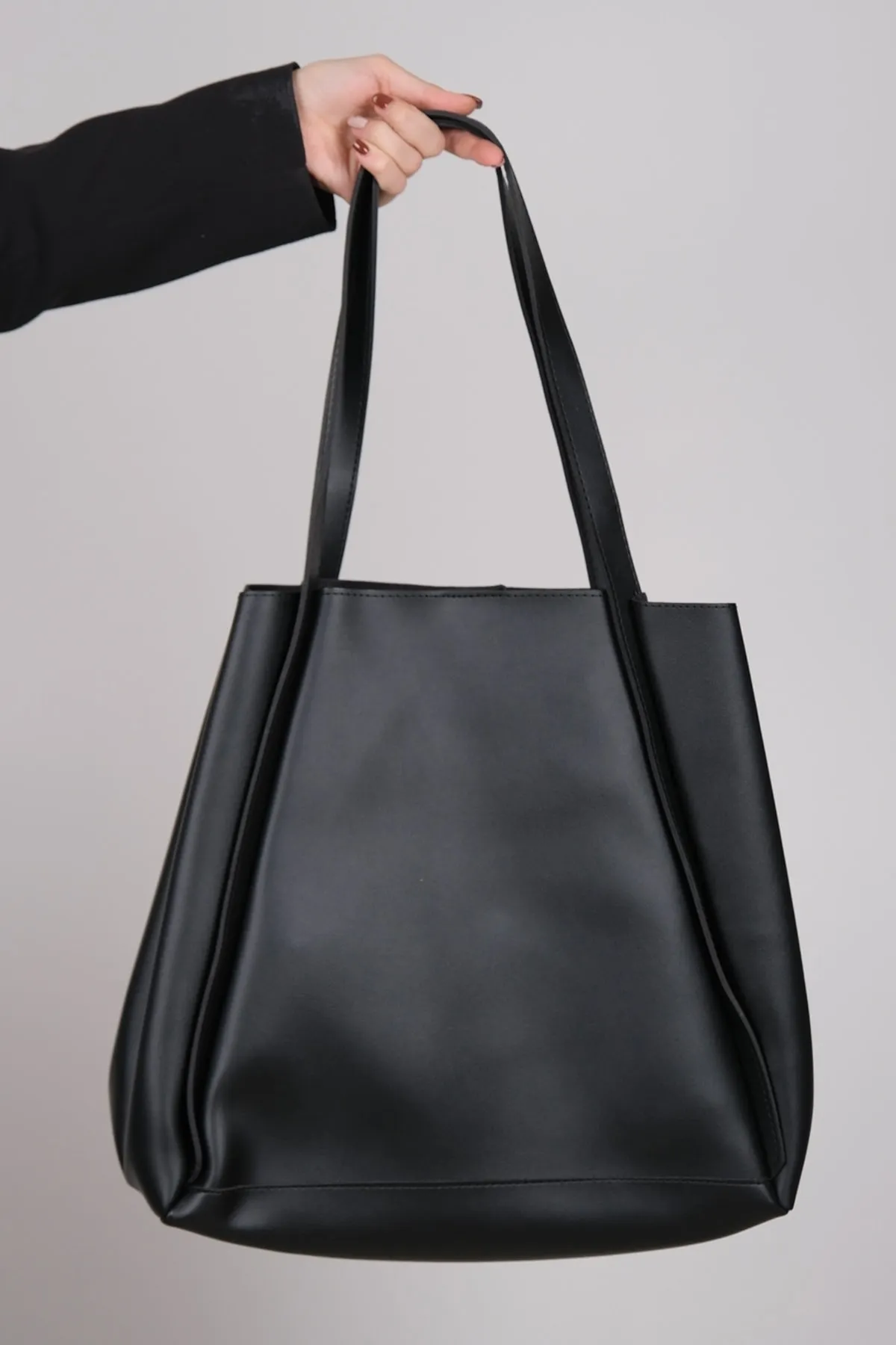 LuviShoes  Klos Schwarze Damen-Umhängetasche
