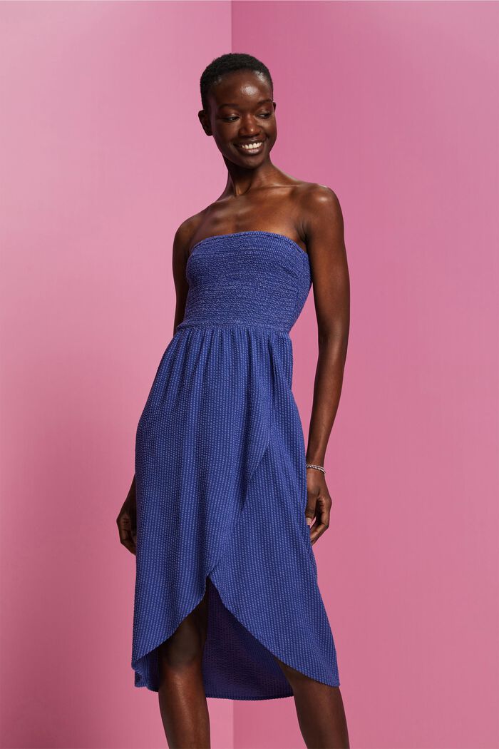 Gesmoktes Schlauchkleid in Midilänge