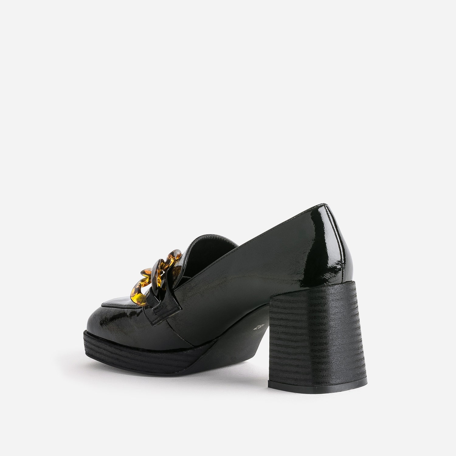 Mocassin à talon noir verni avec maxi chaîne