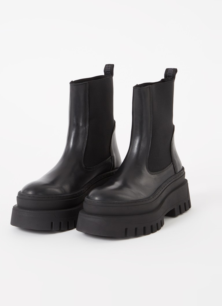 Ghete Chelsea de la Cassandra, personajul lui Steve Madden