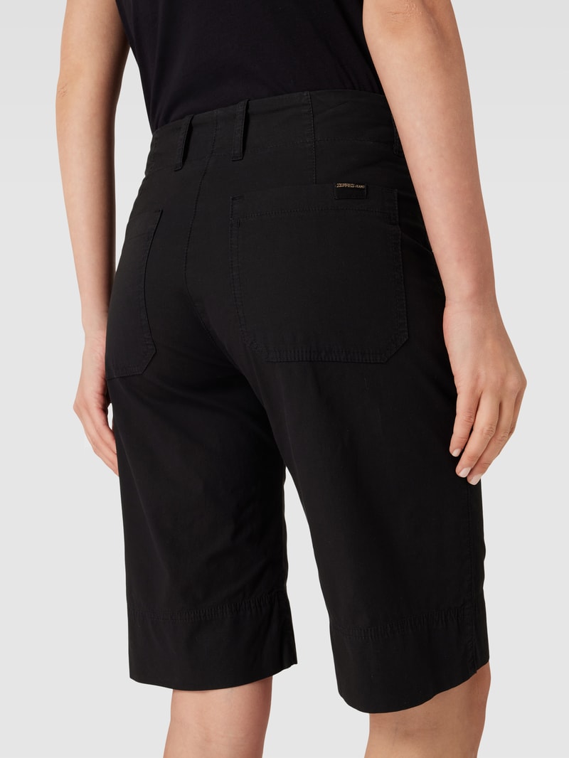 Bermudas mit seitlichen Eingrifftaschen Modell 'Lotta' in schwarz