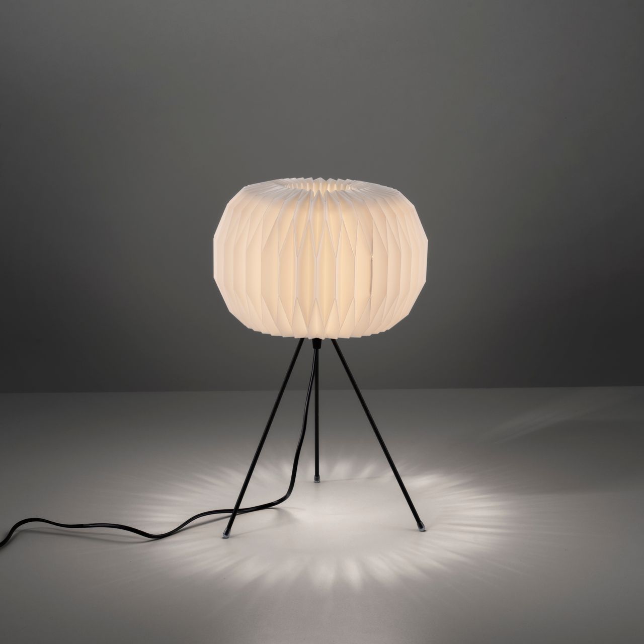 JUST LIGHT LeuchtenDirekt Tischleuchte PAPEL, 3-Bein, weißer Kunststoffschirm, mit Schnurschalter,  IP20
