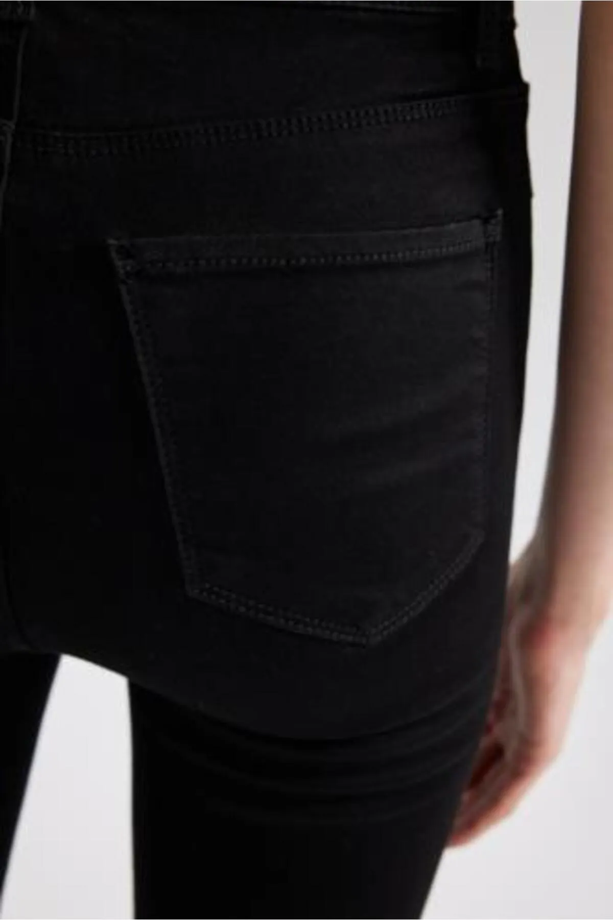DeFacto  Jegging-Jeans mit hoher Taille, schmalem Bein und langer Länge A5819ax23au