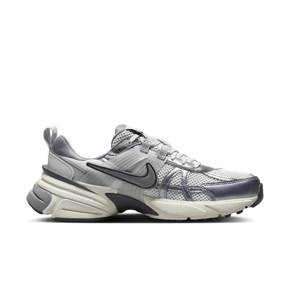 Nike V2K Run FD0736 003 / grau