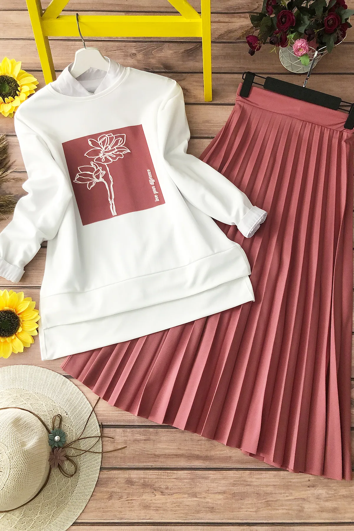 MODAQU  Rock-Blusen-Set mit Blumenmuster – Puder
