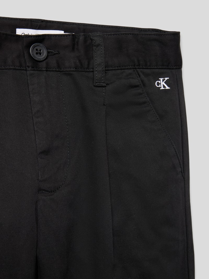 Stoffhose mit französischen Eingrifftaschen in black