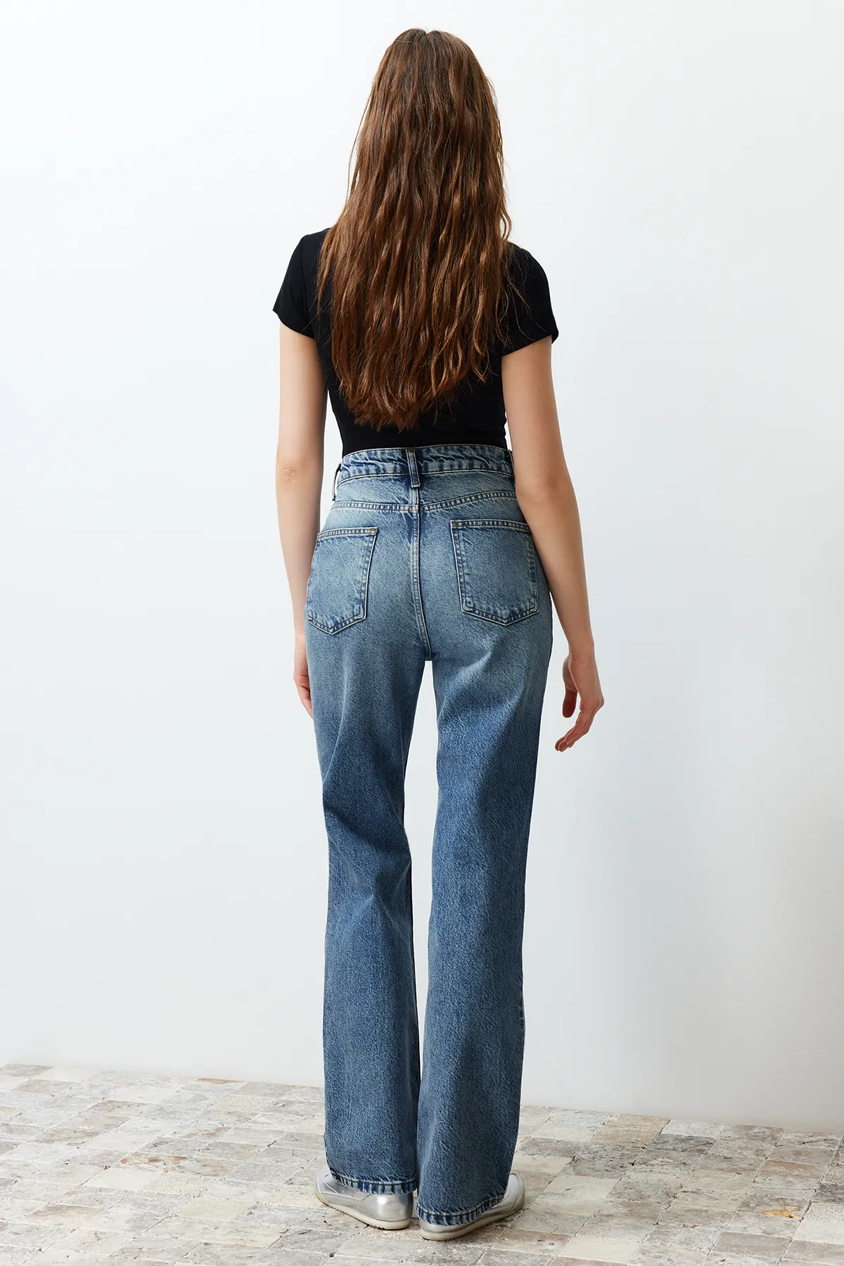 Trendyol Collection  Blaue, nachhaltigere, zerrissene Jeans mit hoher Taille und weitem Bein TWOSS24JE00198