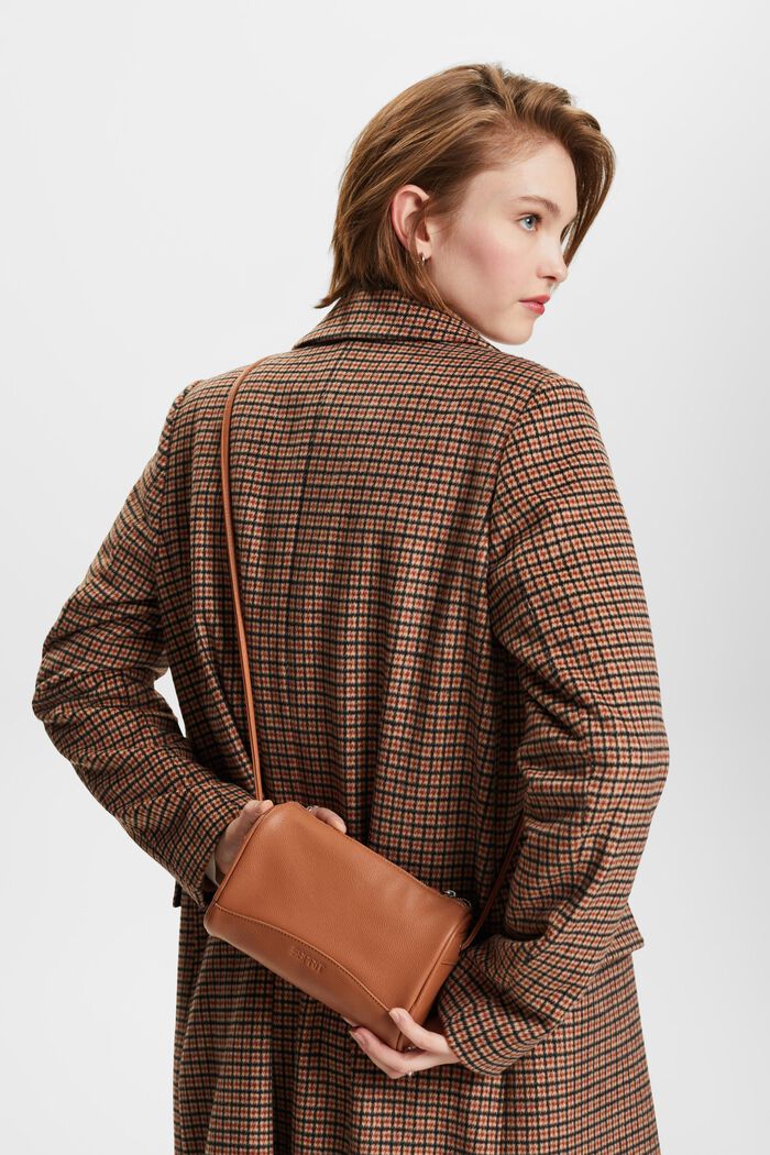 Abgerundete Schultertasche