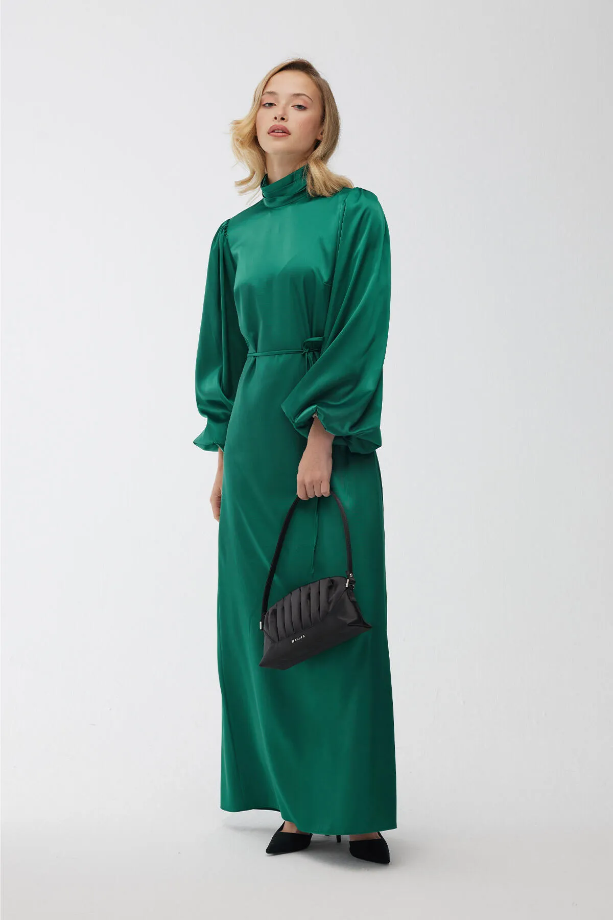 Manuka  Abendkleid aus Satin mit Ballonärmeln Smaragdgrün