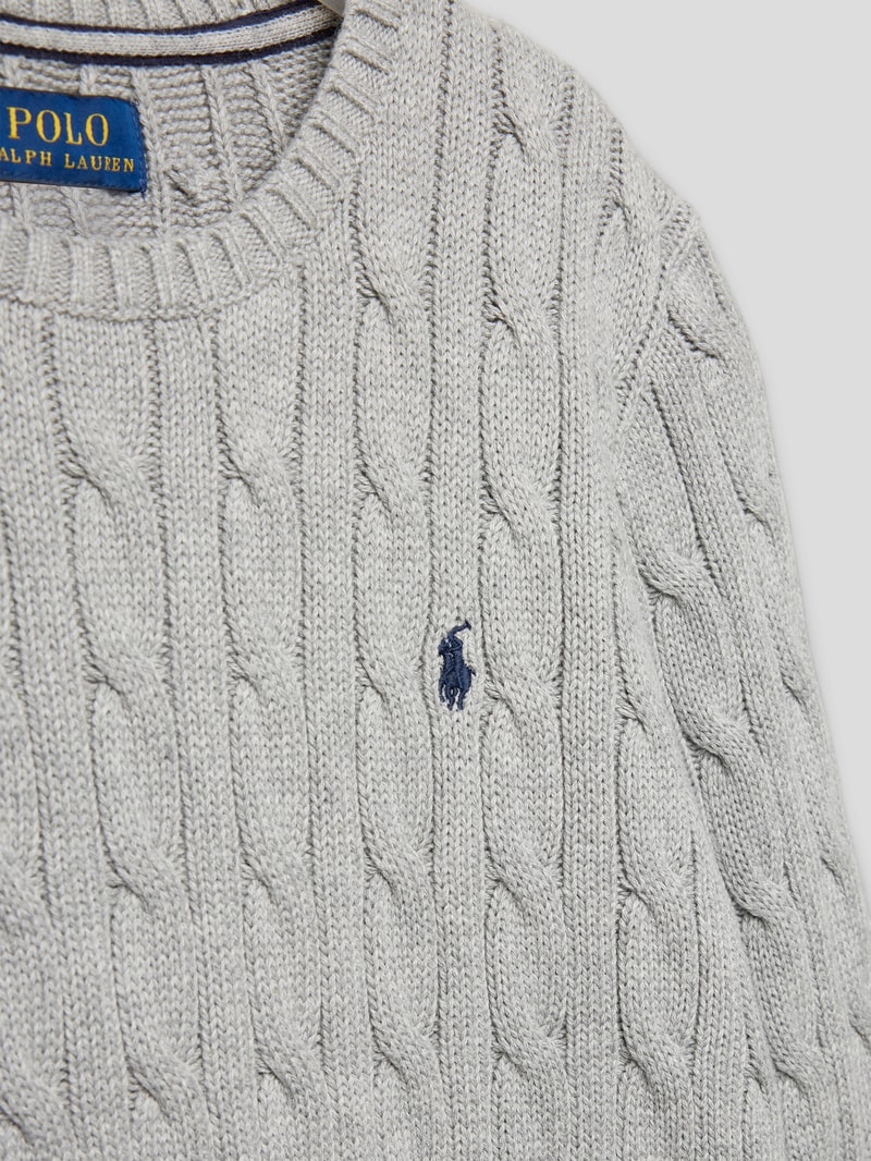 Strickpullover mit Zopfmuster und Logo-Stitching in mittelgrau meliert
