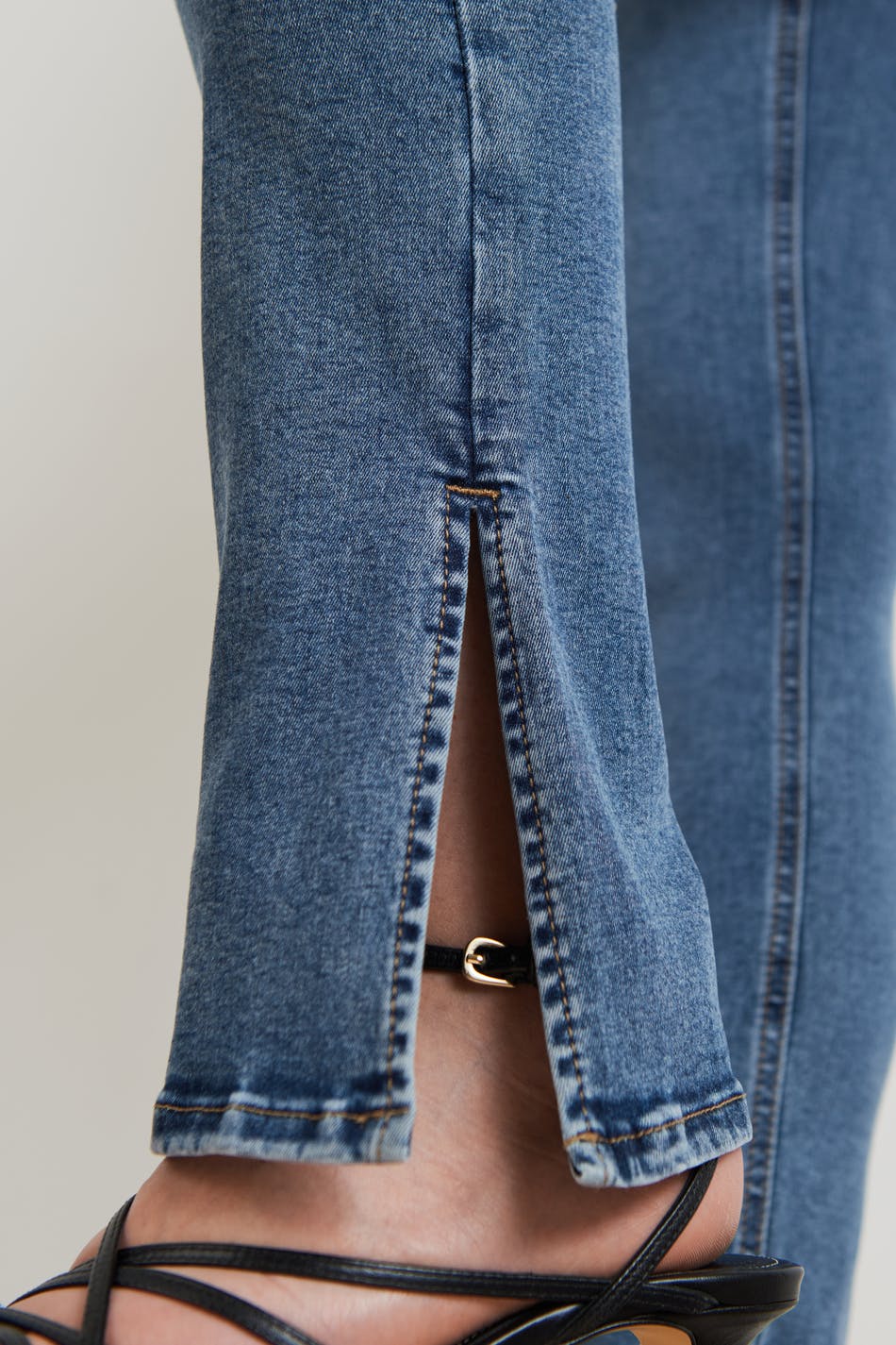 Molly slit jeans