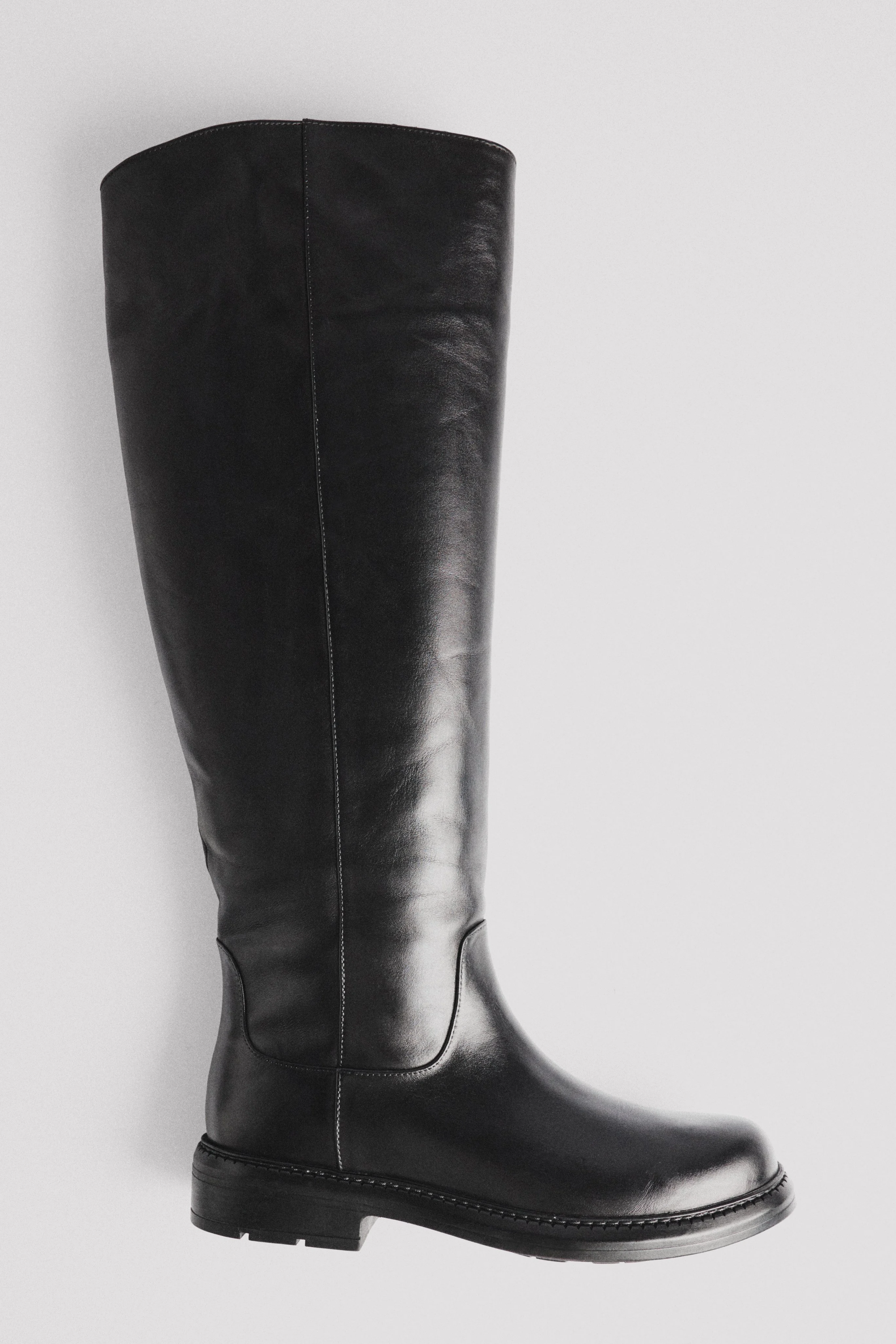 Lederstiefel mit breitem Schaft