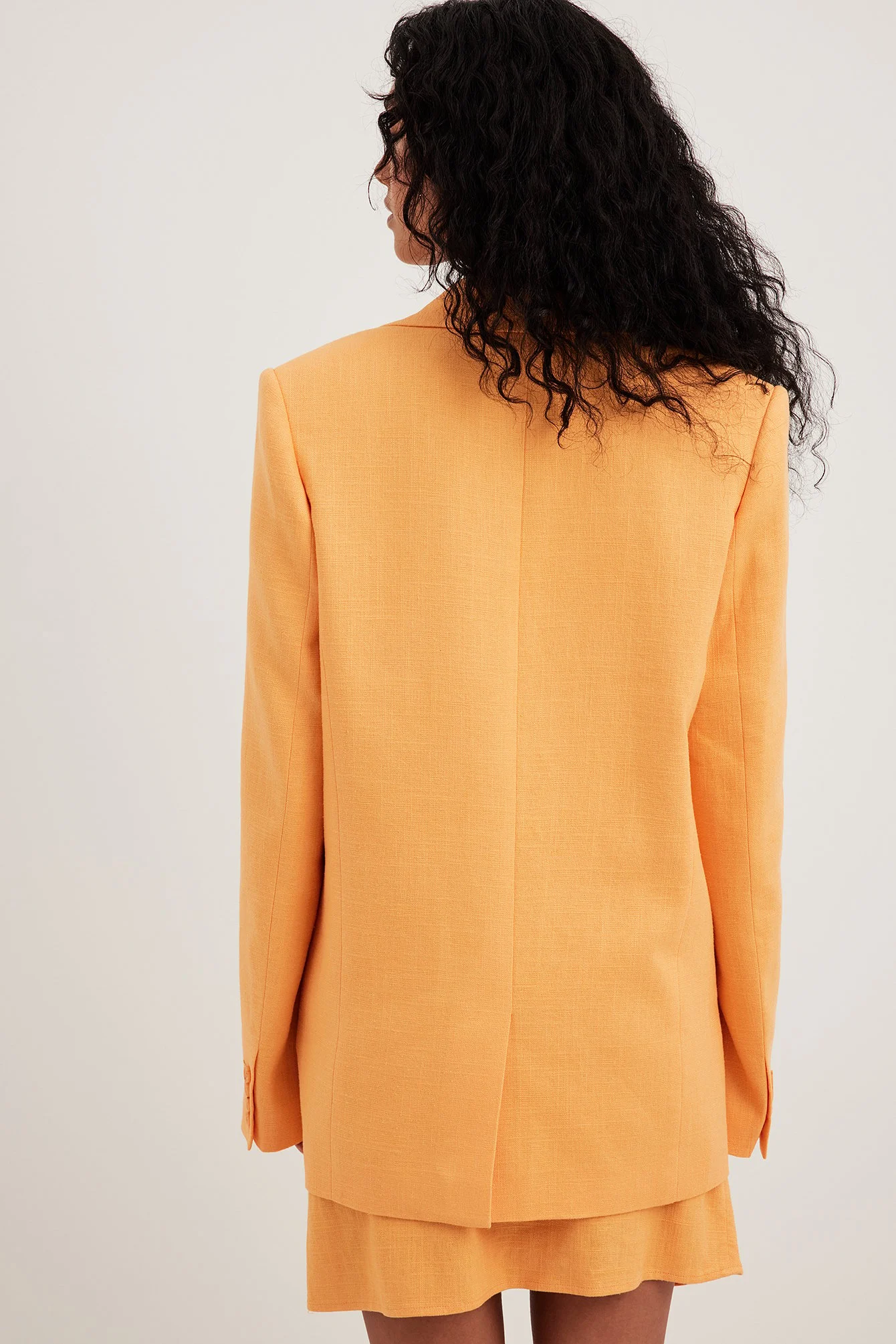 Gerader Blazer mit Taschendetails