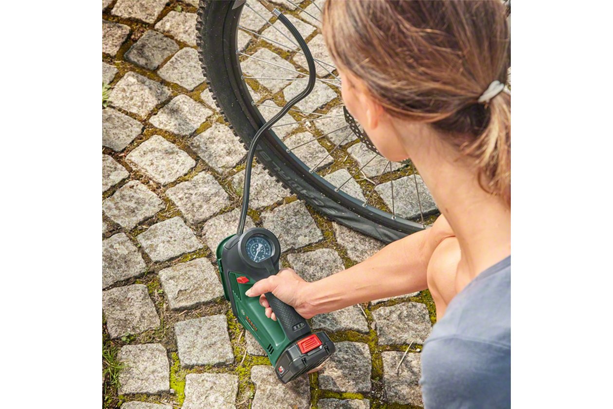 Bosch UniversalPump 18V Akku-Druckluftpumpe ohne Akku / Zubehu00f6r